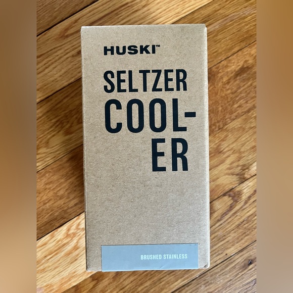 NWT Huski Seltzer Cooler - Picture 5 of 8